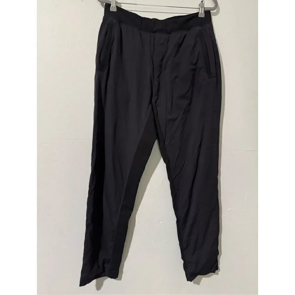 Lululemon men’s black lined joggers pants L